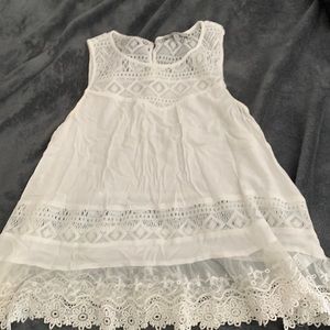 White casual tank top